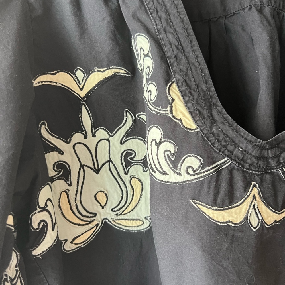 Anthropologie puff sleeve Embroidered Black Top sz LP - Picture 6 of 9